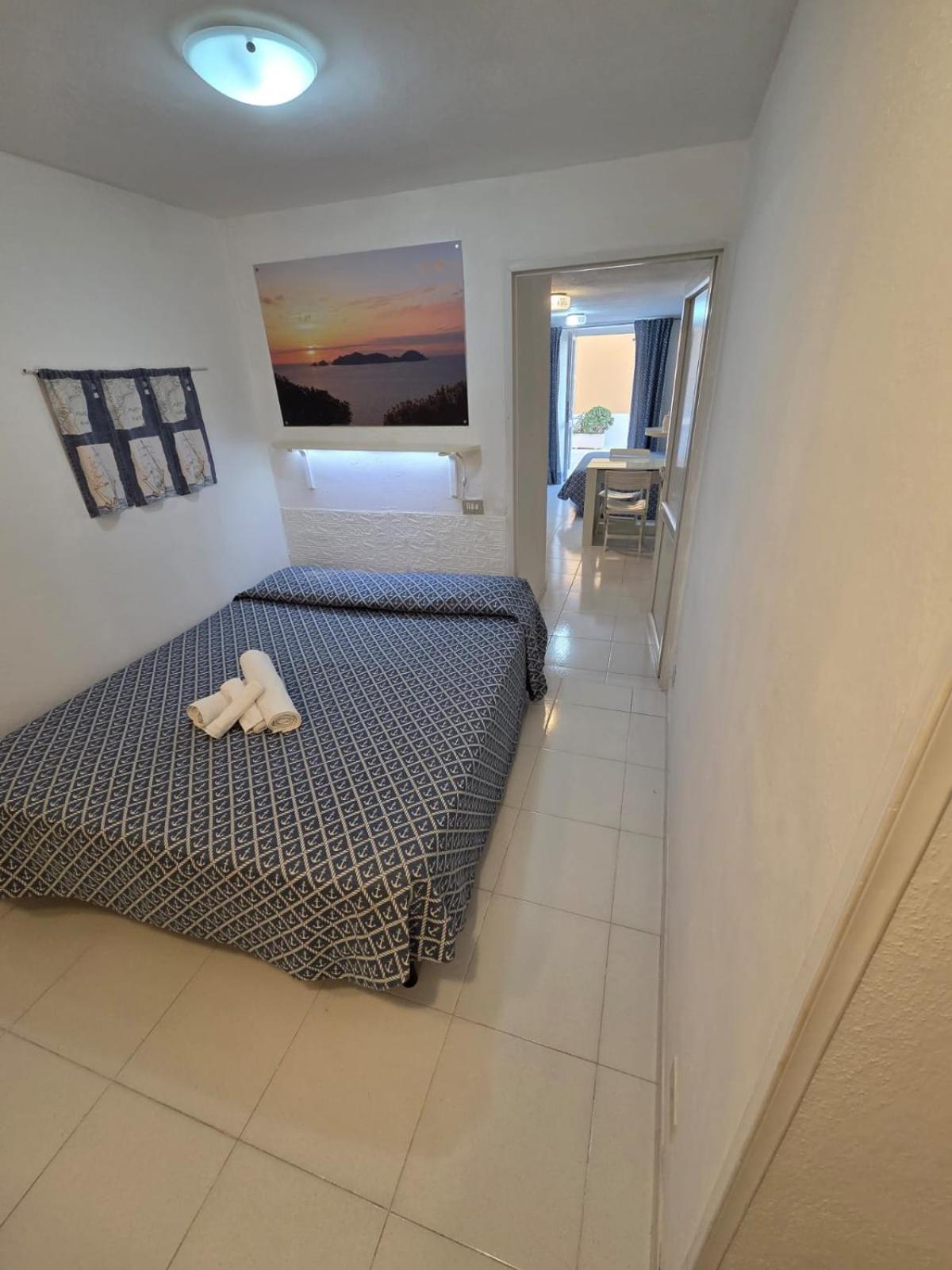 Agenzia Aprea Appartamenti Ponza Extérieur photo