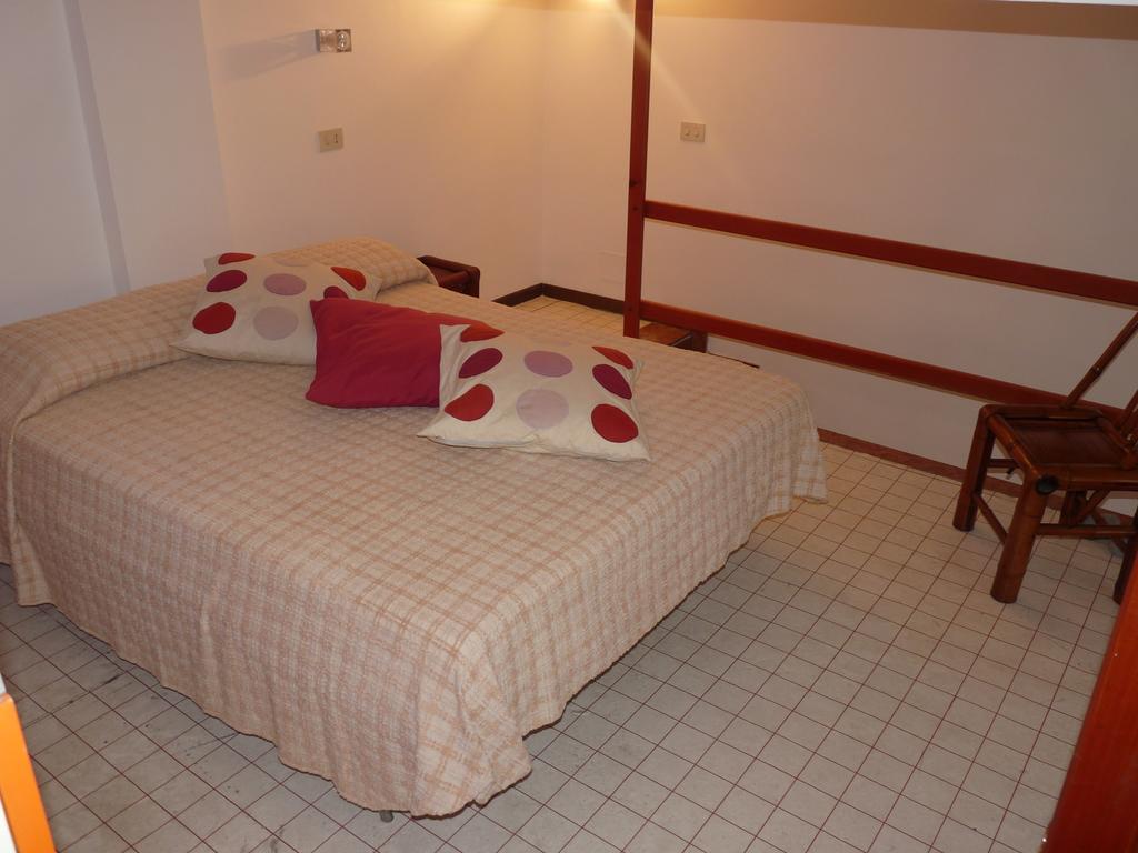 Agenzia Aprea Appartamenti Ponza Chambre photo