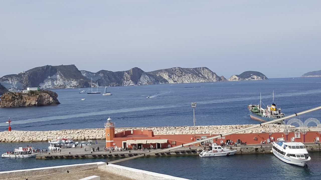 Agenzia Aprea Appartamenti Ponza Extérieur photo
