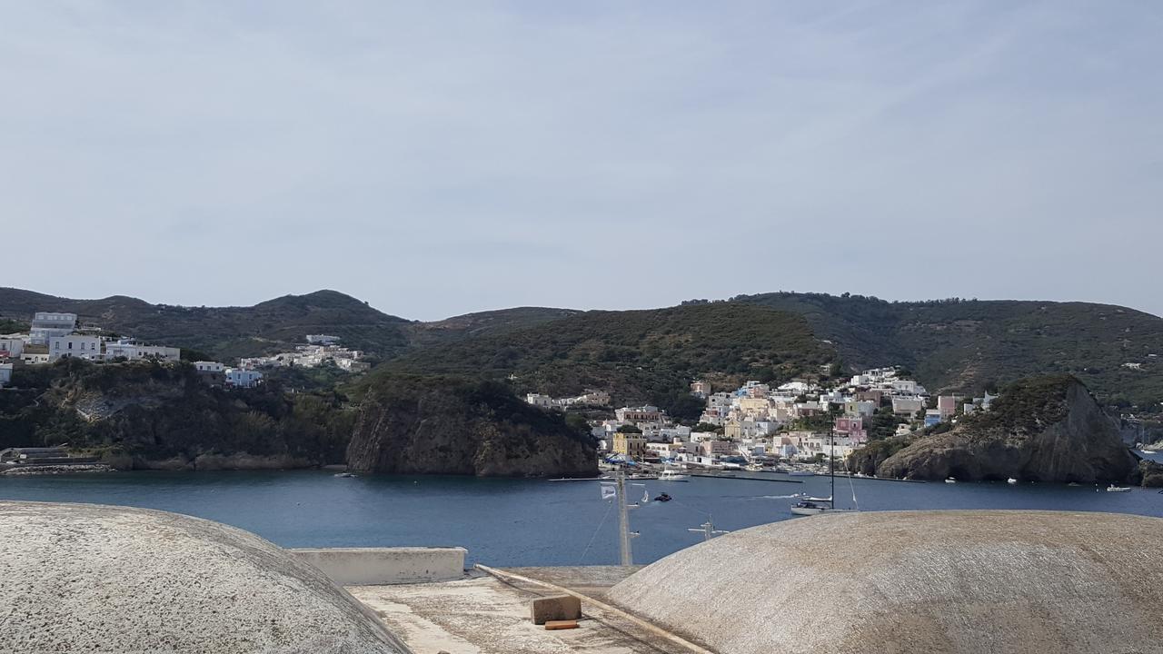 Agenzia Aprea Appartamenti Ponza Extérieur photo